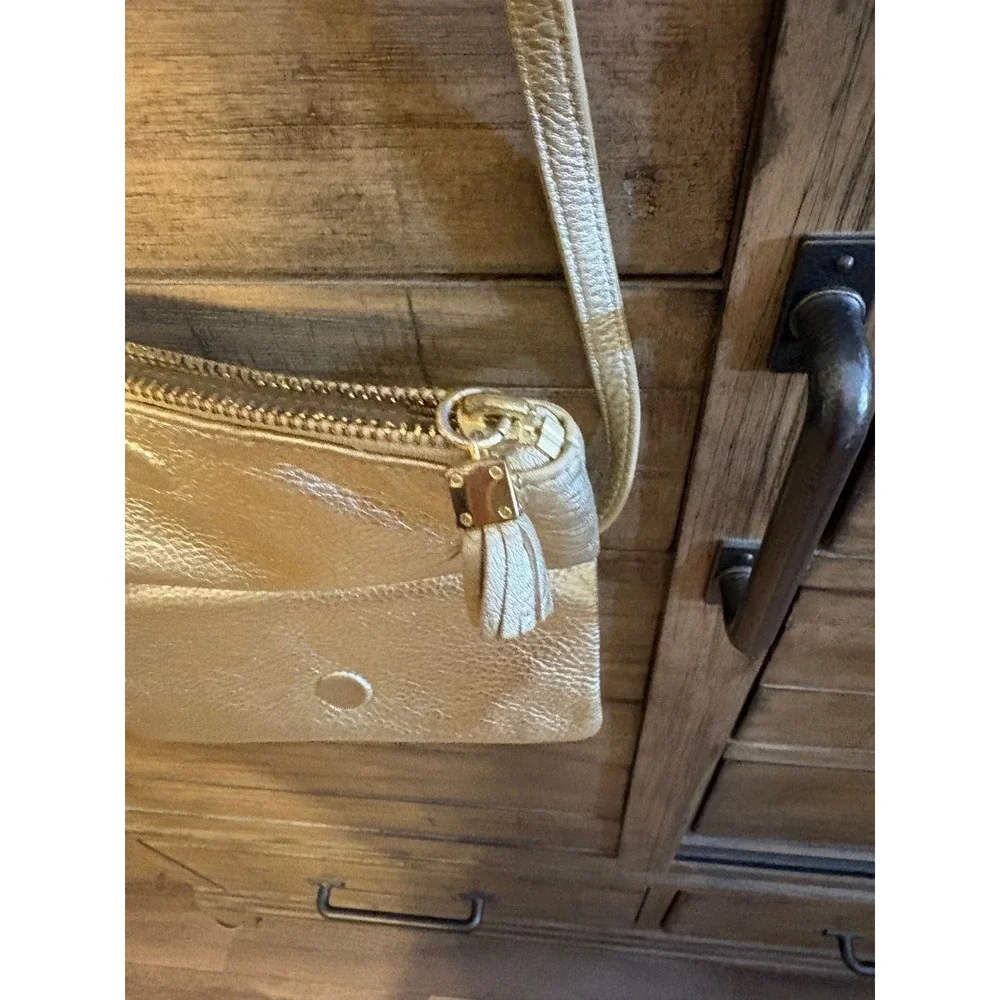 Tory Burch Metallic Gold Leather Fold Over Crossbody Clutch Bag Adjustable Strap